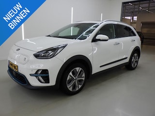 Kia Niro E-NIRO DYNAMICPLUSLINE 64 KWH (100% SOH) I DEALER ONDERHOUDEN I TREKHAAK I SCHUIF/KANTELDAK I ADAPTIVE CRUISE