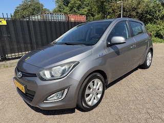 Hyundai i20 1.4i i-Motion 5 Drs Airco/StrBkr/CV/LMV