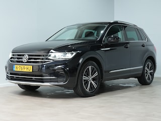 Volkswagen Tiguan 1.5 150pk DSG TSI Elegance Trekhaak wegklapbaar Navigatie AchteruitriJCAMERA 226