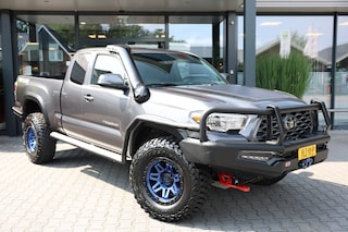 Toyota Hilux TACOMA 3.5 V6 TRD 4WD VAN
