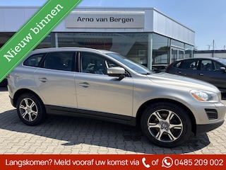 Volvo XC60 2.0T Summum Plus Line, lederen bekleding, panoramadak, navigatie, climatronic, cruisecontrol pdc, trekhaak enz enz, top onderhouden !