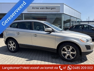 Volvo XC60 2.0T Summum Plus Line, lederen bekleding, panoramadak, navigatie, climatronic, cruisecontrol pdc, trekhaak enz enz, top onderhouden !
