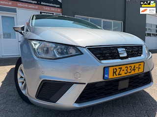 Seat Ibiza 1.0 TSI Style Business Intense van 2de Eig met parkeercamera en App connect en cruise controle en airco