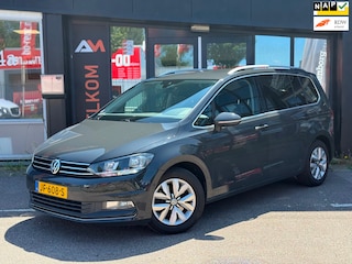 Volkswagen Touran 1.4 TSI Highline 7p | ACC | Airco | Automaat