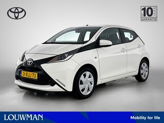 Toyota Aygo 1.0 VVT-i x-play | Airco | Achteruitrijcamera | Elektrische ramen voor | elektrisch verstelbare buitenspiegels |