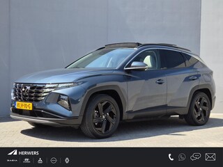 Hyundai Tucson 1.6 T-GDI PHEV Premium Sky 4WD / Glazen schuif- en kanteldak / Rondomzicht camera / Trekgewicht 1.350 kg / Elektrische achterklep / Stuur- Stoel & Achterbank verwarming / Adaptief cruise control / Stoelventilatie / Apple Carplay Android Auto /