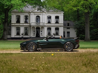 Aston Martin Vantage Roadster | Nr. 211/249 | Pentland Green by Q | Briljant!