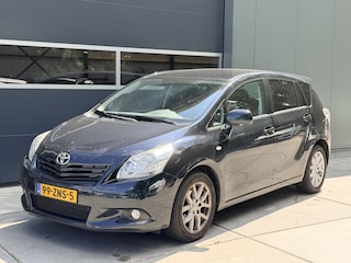 Toyota Corolla Verso 1.8 VVT-i 147pk H6 Business Panorama dak Climate Control LMV Camera Trekhaak Navigatie