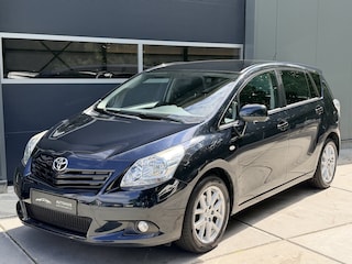 Toyota Corolla Verso 1.8 VVT-i 147pk H6 Business Panorama dak Climate Control LMV Camera Trekhaak Navigatie