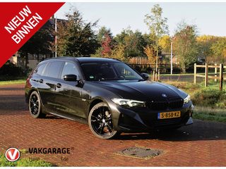BMW 3-serie Touring 320e | Facelift | 19 Inch | Camera | Sfeerverlichting | Cruise Control | Leer | NL-Auto |