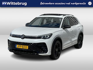 Volkswagen Tiguan 1.5 eHybrid 272PK DSG R-Line Edition / Resterende Fabrieksgarantie / Trekhaak / Black Style / Panoramadak / 20'' LMV / / VW