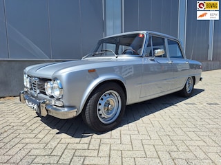 Alfa Romeo Giulia 2000 op LPG