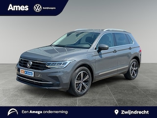 Volkswagen Tiguan 1.4 245pk TSI eHybrid Life Business Parkeersensoren vóór en achter | Adaptive Cruise Control | Climatronic ( 3 zones )