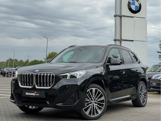 BMW X1 xDrive30e 326pk M-Sport Pano Tr-Haak H&K Zetels+Memo 20-Inch