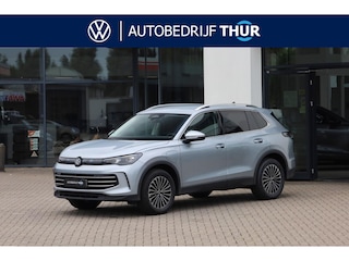 Volkswagen Tiguan 1.5 eHybrid OPF 130kW DSG Elegance Area view trekhaak IQ Matrix LED 18" LMV Leder / alcantara + stuurwielverwarming camera ergo stoel privacy glas elektrische achterklep easy open keyless entry