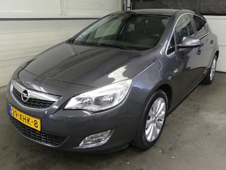 Opel Astra 1.4 Cosmo - Trekhaak - Cruise Control