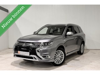 Mitsubishi Outlander 2.4 PHEV 4WD| PANO|360 CAMERA| CARPLAY