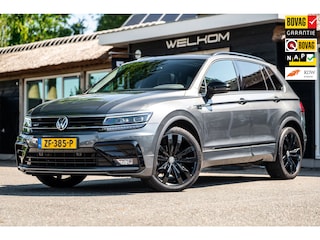 Volkswagen Tiguan 1.5 TSI ACT Highline Business R Panoramadak I Trekhaak I NL Auto I NAP I Dynaudio I Adaptive Cruise I PDC