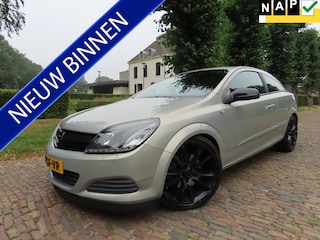 Opel Astra GTC 2.0 T Cosmo 170 PK !! Ellec Pakket Ecc Cruisecontrol Stuurbekrachtiging Leer/Stof Lm Velgen Trekhaak