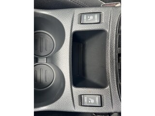 Nissan Qashqai 1.2 N-Connecta | Navigatie, Trekhaak, Keyless, Parkeercamera, Climate + Cruise Control, Stoelverwarming