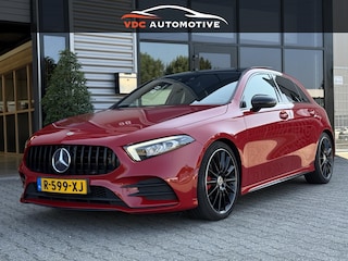 Mercedes-Benz A-klasse 200 AMG Pano | Widescreen | Sfeerverlichting | Augmented Reality | 19" AMG | A45 Uitlaat | LED | Night