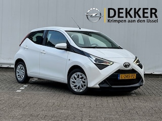 Toyota Aygo 1.0 VVT-i x-play Automaat met CarPlay, Airco, Camera, All Season
