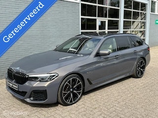 BMW 5-serie Touring 530e Individual / M pakket/Trekhaak/Pano