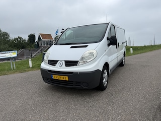 Renault Trafic 2.0 dCi T29 L1H1 bj maart 2011/nieuwe motor 138000km/parkeersensoren achter/trekhaak