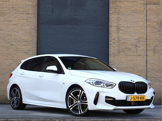 BMW 118i High Executive M Sport Live Cockpit Pro | Org. NL | Handbak | PDC | Cruise