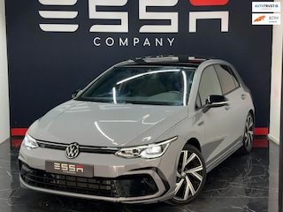 Volkswagen Golf 1.5 eTSI R-Line Business Pano Keyless Trekhaak IQ Camera Sfeerverlichting