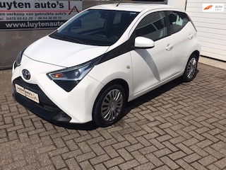 Toyota Aygo 1.0 VVT-i x-play 5 deurs airco