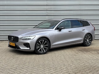 Volvo V60 T8 455PK AWD Plus Dark | Contourstoelen | Trekhaak | Privacy glas | 360° |  All season