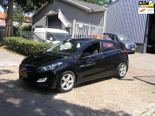Hyundai i30 1.6 GDI i-Vision 171 d km nap airco nieuwe apk