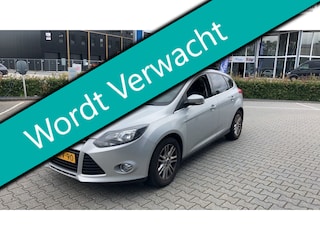 Ford Focus 1.6 Titanium 182pk 2e eig. Clima Schuifdak Trekhaak 1500kg. Historie