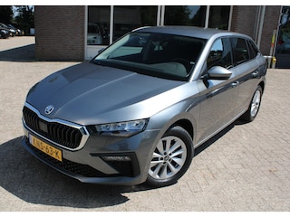 Skoda Scala 1.0 TSI Carplay, Trekhaak, ACC, ECC, Keyless, Camera, Stoelverwarming, LED, Parkeersens. V en A, 16" LMV