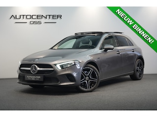 Mercedes-Benz A-klasse 250 e ✅ 18" AMG ✅ PANO ✅ ADAP.CRUISE ✅ CAMERA ✅ CARPLAY / ANDROID AUTO