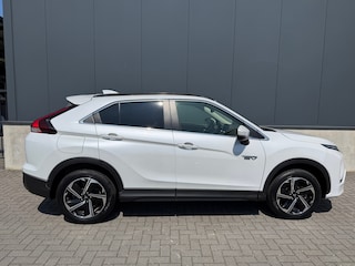 Mitsubishi Eclipse Cross 2.4 PHEV Intense Clima / Camera / Cruise / verwarmde stoelen/ Enz.