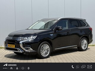 Mitsubishi Outlander 2.4 PHEV Intense+ / Stoel/Stuurverwarming / Climate control / Glazen schuif-/kanteldak / Trekhaak geremd trekgewicht 1500 kg / Navigatie / Bluetooth /