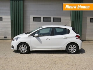 Peugeot 208 1.2 PURET. BLUE LION