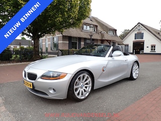 BMW Z4 Roadster 2.2i S / STOELVERWARMING / SPORTLEER / PDC / 18''