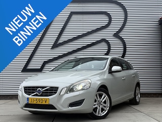 Volvo V60 2.0 D3 Summum 1e Eigenaar|Navi|Schuifdak|Clima|Leder|Trekhaak|Cruise|Stoelverwarming|APK tot 07-2027