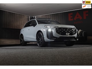 Audi Q3 1.5 200kW e-hybrid S Line / Head Up / Sonos / Memory / 360 Camera / Acc / Lane Assist / Dode Hoek / Open Pano / 20 Inch