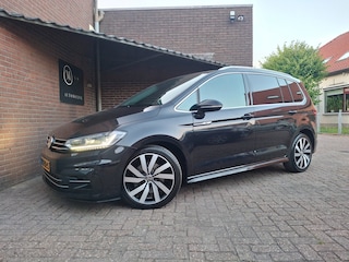 Volkswagen Touran 1.5 TSI Highline 7P DSG R-Line Carplay / Led Verlichting / Cruise Controle / Bluetooth / Navigatie /