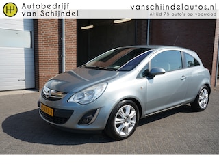 Opel Corsa 1.4-16V COSMO LUXE 3 DEURS AUT.AIRCO CRUISECONTROL STOEL+STUURVERWARMING 16INCH LMV PARKEERSENSOREN ELECTR.RAMEN/SPIEGELS