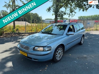 Volvo V70 2.4 D5 Comfort Line ZO INGERUILD DUS ZO WEG PRIJSJE