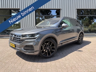 Volkswagen Touareg 3.0 TDI V6 GRIJSKENTEKEN 3.5T Trekhaak, Leer, Luchtvering, Apple Carplay, Memorystoelen