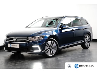 Volkswagen Passat Variant 1.4 TSI PHEV GTE Business | Achteruitrijcamera | Trekhaak elektrisch uitklapbaar | Voorstoelen verwarmd