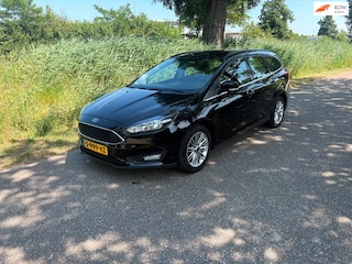 Ford Focus Wagon 1.0 Trend Nieuwe Distributieriem 1e Eigenaar Airco Cruise Stoel/Stuur Verwarming Pdc Bluetooth