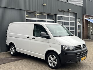Volkswagen Transporter 2.0 TSI L1H1 Benzine Airco Cruise control Trekhaak 2000kg Trekgewicht Stoelverwarming Stuurwielbediening Telefoonverbinding 2-Persoons Bpm vrij voor particulier gebruik!!