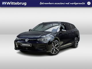 Volkswagen Passat Variant 1.5 eHybrid 272PK DSG R-Line Edition / Resterende Fabrieksgarantie tot 23-09 2030 / Trekhaak / Leer / Panoramadak / 19'' LMV / VW